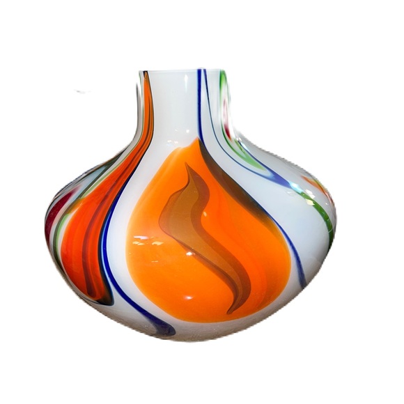 Beautiful Vase - Picture 3 of 8